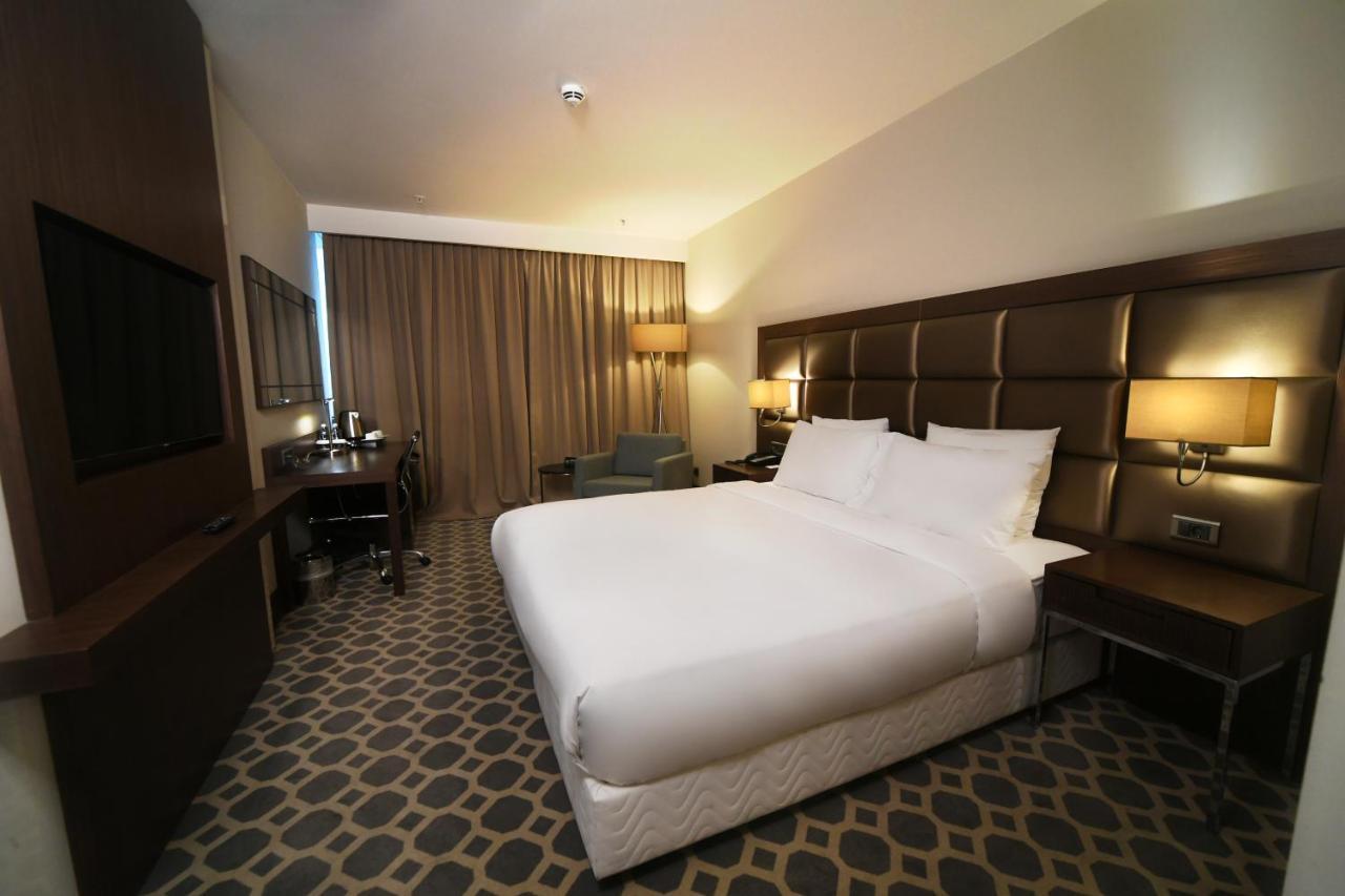 Mercure Istanbul West Hotel & Convention Center Bagian luar foto